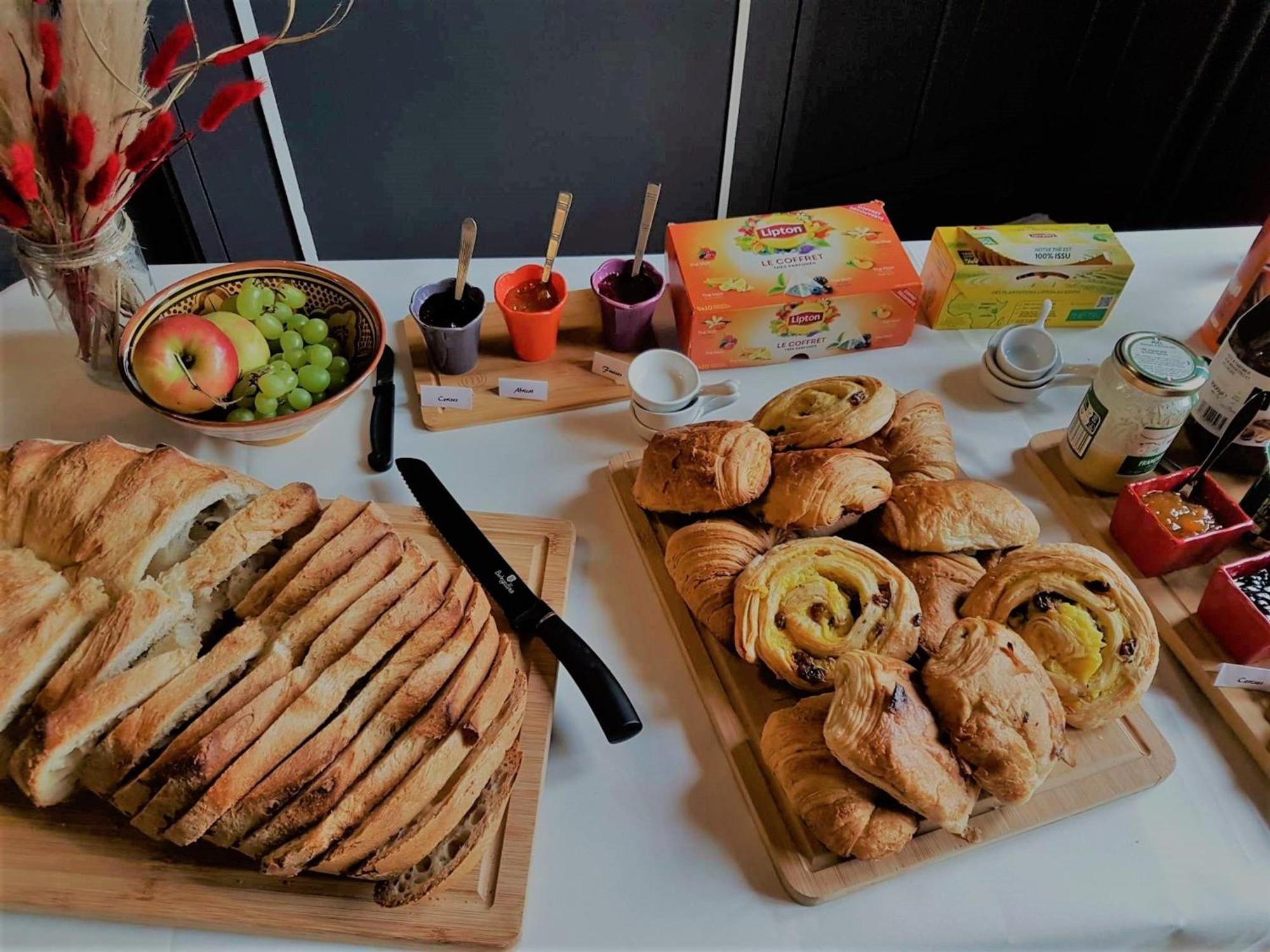 Sejour De Charme Au Chateau Avec Petit-Dejeuner Et Parking - Fr-1-591-705 Cluis Εξωτερικό φωτογραφία