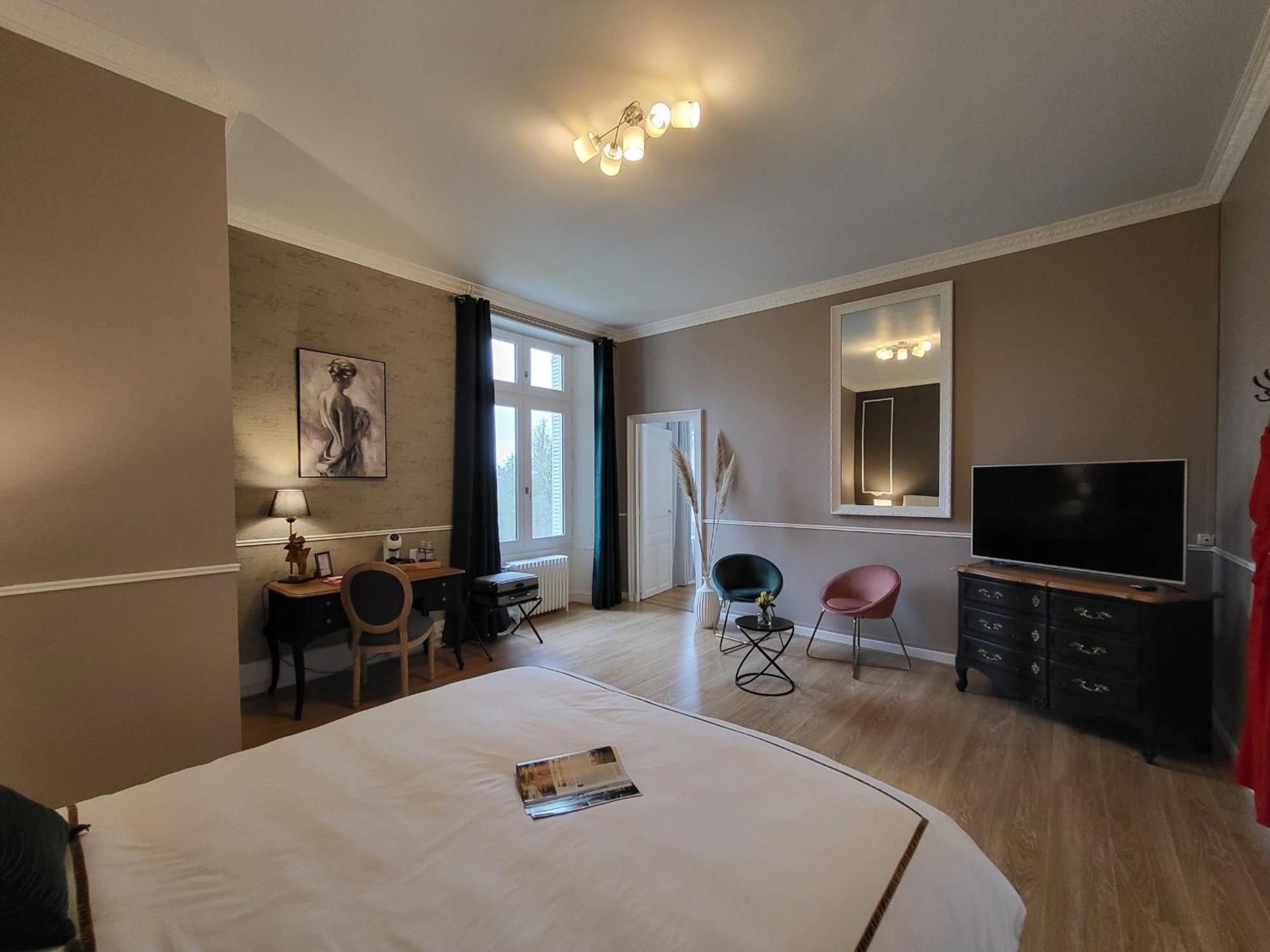 Sejour De Charme Au Chateau Avec Petit-Dejeuner Et Parking - Fr-1-591-705 Cluis Εξωτερικό φωτογραφία