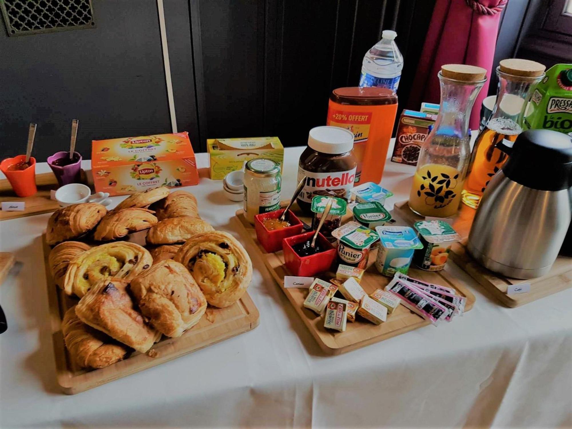Sejour De Charme Au Chateau Avec Petit-Dejeuner Et Parking - Fr-1-591-705 Cluis Εξωτερικό φωτογραφία
