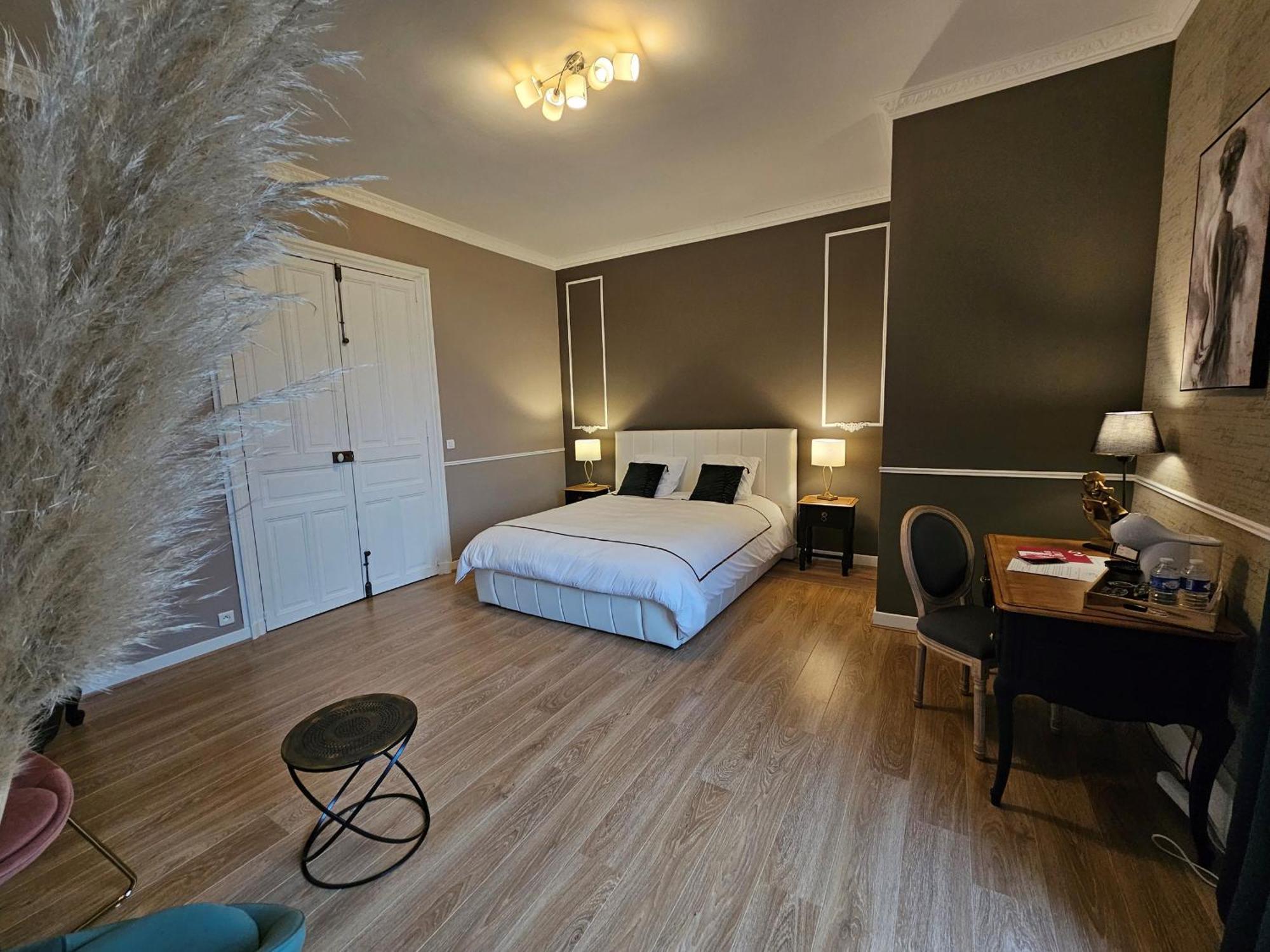 Sejour De Charme Au Chateau Avec Petit-Dejeuner Et Parking - Fr-1-591-705 Cluis Εξωτερικό φωτογραφία